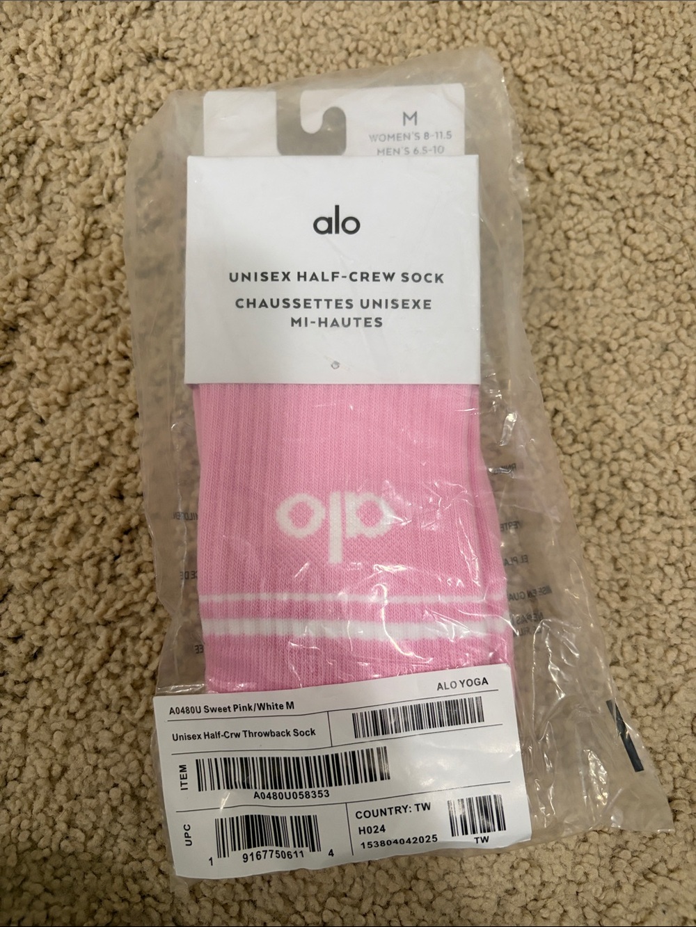 ALO UNISEX WOMENS M BRAND NEW WITH TAGS SOCKS SWEET PINK/WHITE SIZE MEDIUM NWT